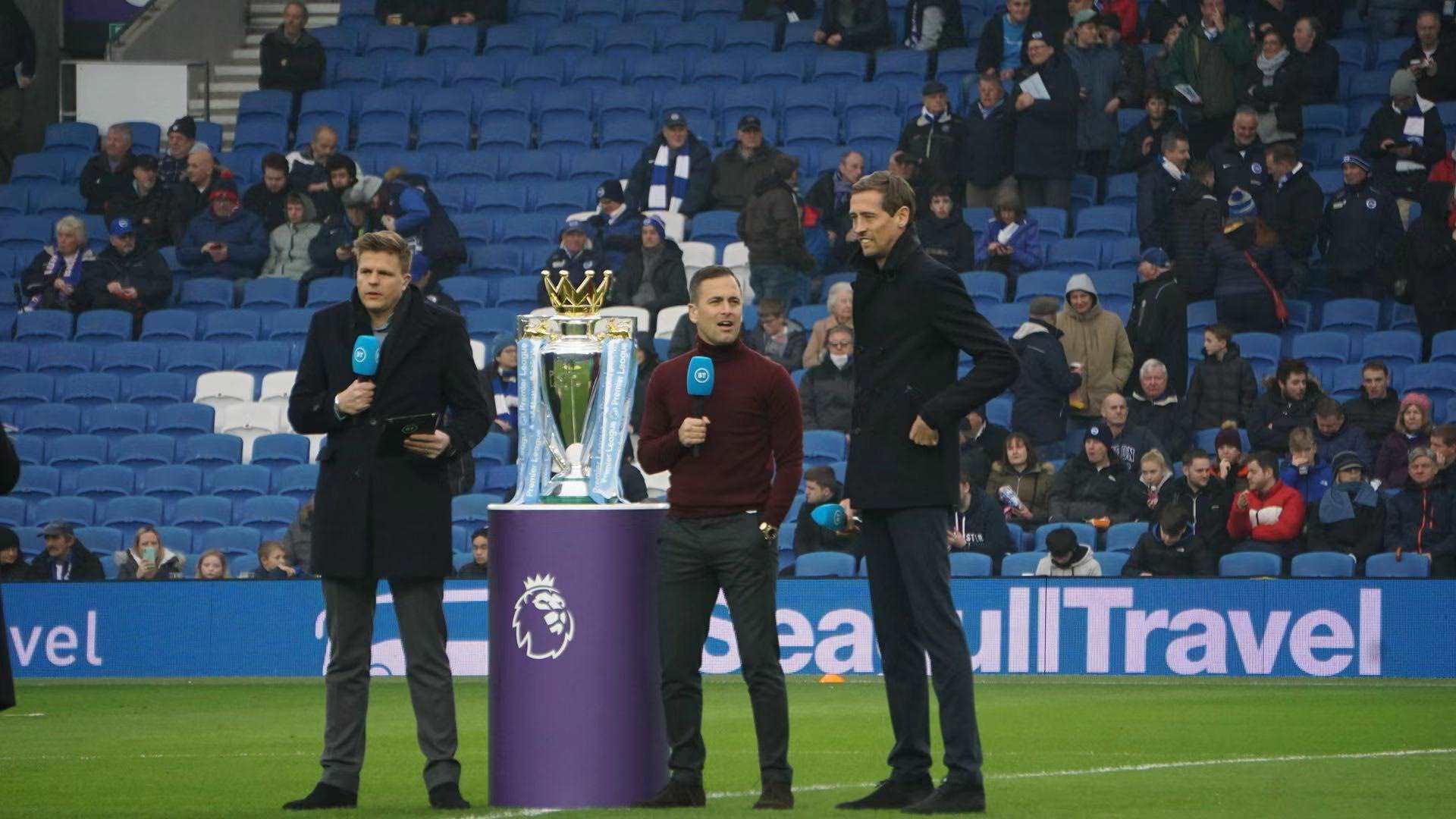 学校不仅承 学校不仅承